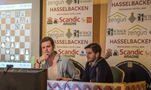 "Från kommentatorsrummet" (Foto: Lars OA Hedlund)