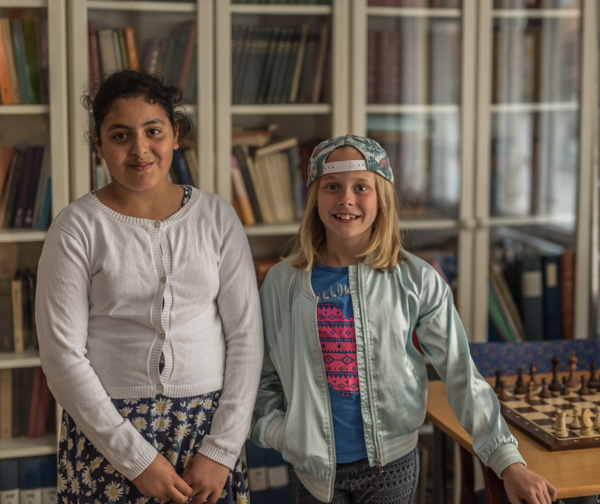 Fatma Abolinen och Lilly Holm-Majlund (Foto: Lars OA Hedlund)