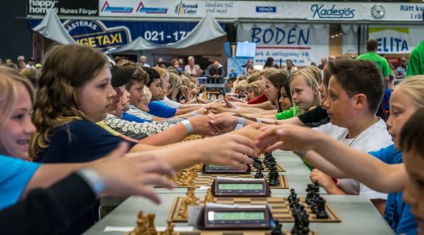 "Handräckning" (Foto: Lars OA Hedlund)