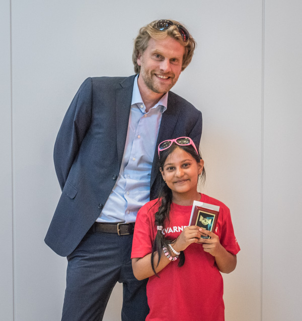 Vinnarna Magnus Eriksson Kastell och Rishta Farzana (Foto: Lars OA Hedlund) 