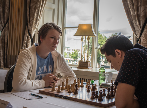 IM Johan Sebastian Christensen mot Philip Lindgren. (Foto: Lars OA Hedlund)