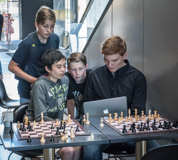 "Gruppanalys" (Foto: Lars OA Hedlund)