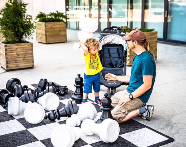 Det stora spelet utanför spellokalen. (Foto: Lars OA Hedlund)
