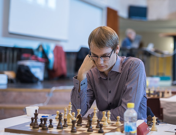 Erik Blomqvist spelade storstilat och vann med minsta möjliga marginal. (Foto: Lars OA Hedlund)