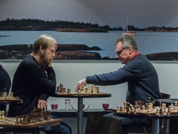 "Efteranalyser" (Foto: Lars OA Hedlund)