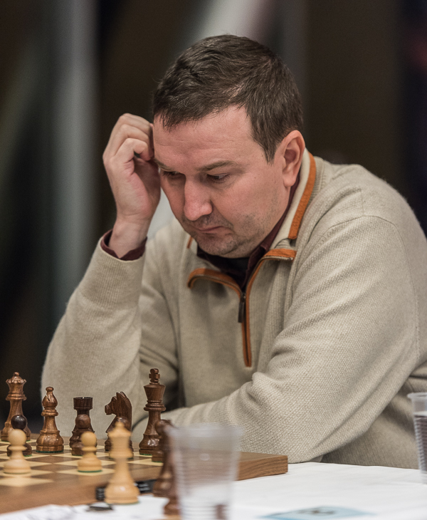 GM Sergey Volkov fick släppa en remi mot en lägre rankad i den fösta ronden. (Foto: Lars OA Hedlund)