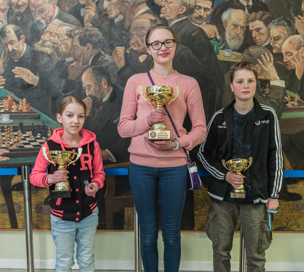 Grupp C: från vänster: Sara-Olivia Sippola, Live J Skigelstrand och Nienke van den Brink (Foto: Lars OA Hedlund)