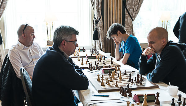 GM Stellan Brynell till vänster i bild (Foto: Lars OA Hedlund)