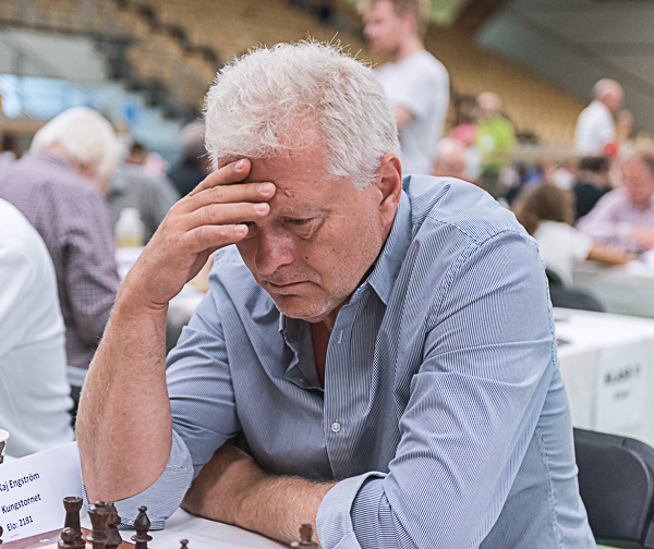 Kaj Engström spelade en av de otaliga weekendturneringarna som pågick under SM. (Foto: Lars OA Hedlund)