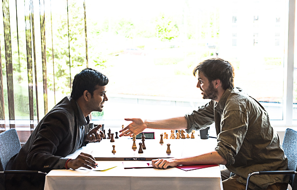 Partiet mellan GM V. Vishnu Prasanna-GM Nils Grandelius (Foto: Lars OA Hedlund)