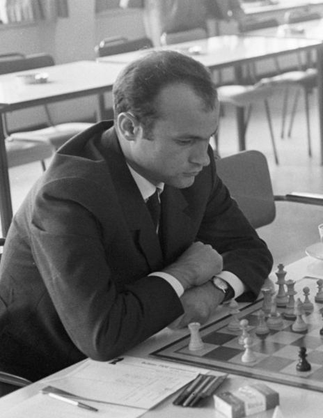 IM Dragoljub Velimirovic syns här på en bild från Interzonturneringen i Haag 1966. Han blev stormästare 1971. (Foto: Wikimedia, Dutch National Archives, The Hague)